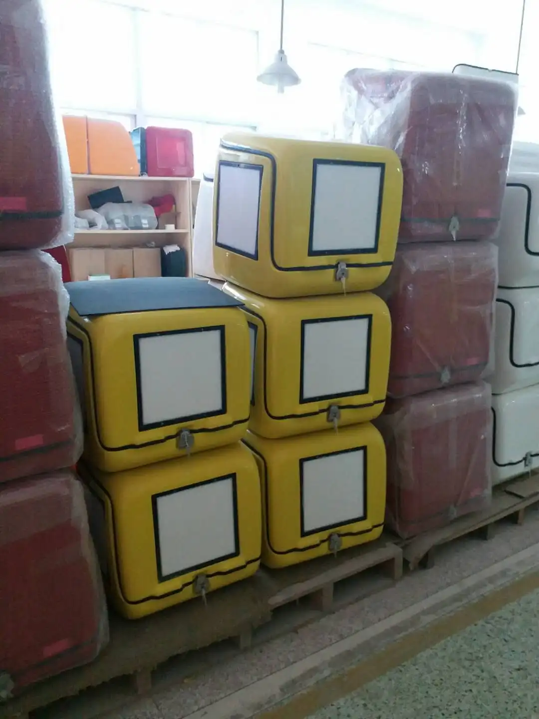 139L frp Insulated Food Delivery Box for Motorcycle with LED Light    Model NO.JYC-07