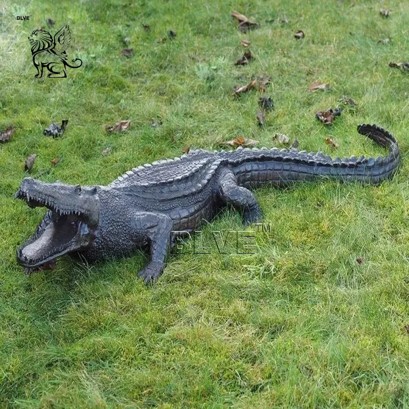 BLVE Outdoor Garden Pond Decoration Casting  Metal Art Animal Sculpture Large Bronze Crocodile Statue