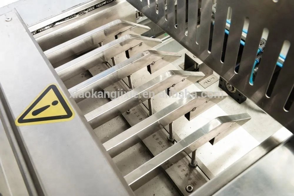 Automatic thermoforming Vacuum Packaging Machine for crab meat stick