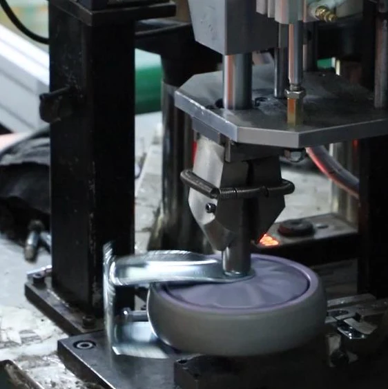 Eco-friendly Red Medium Heavy Duty 180kgs Universal Smooth Running Red PU Polyurethane Caster Wheels for Trolleys