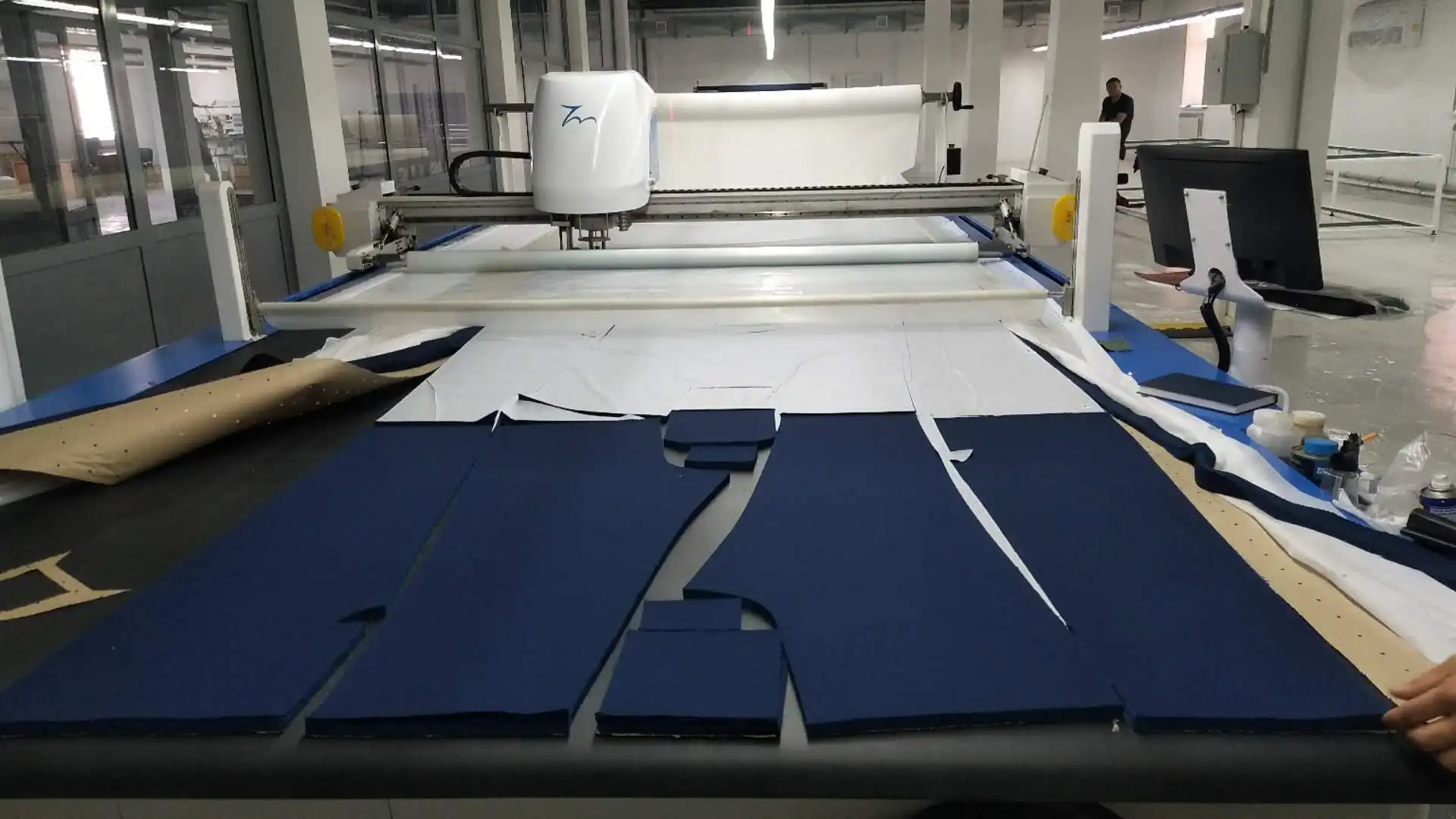 China factory cost-effect fully automatic spreader denim cotton woven fabric spreading machine