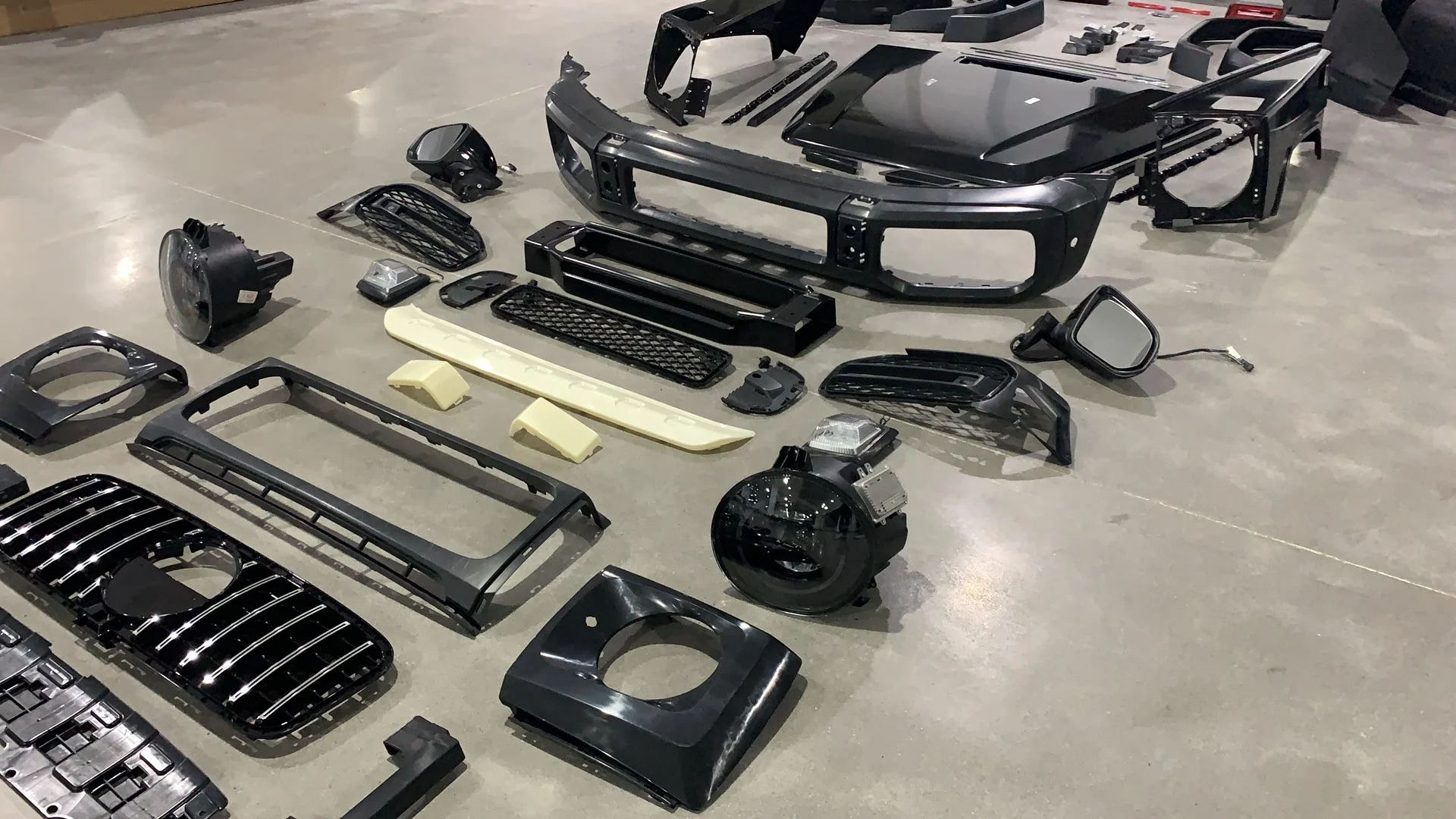 For Mercedes W463 G63 G550  02-19 to G63 Bodykit