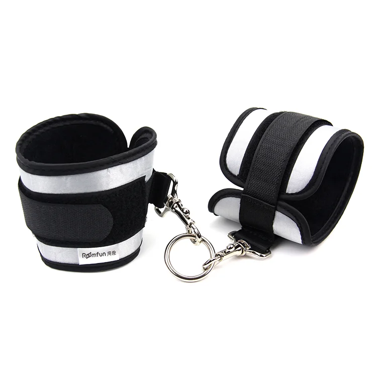 The Low Price Wholesale Sex Shop Sm Handcuff Ankle Cuff Hanging At Door Swing Sport Bondage Restraints