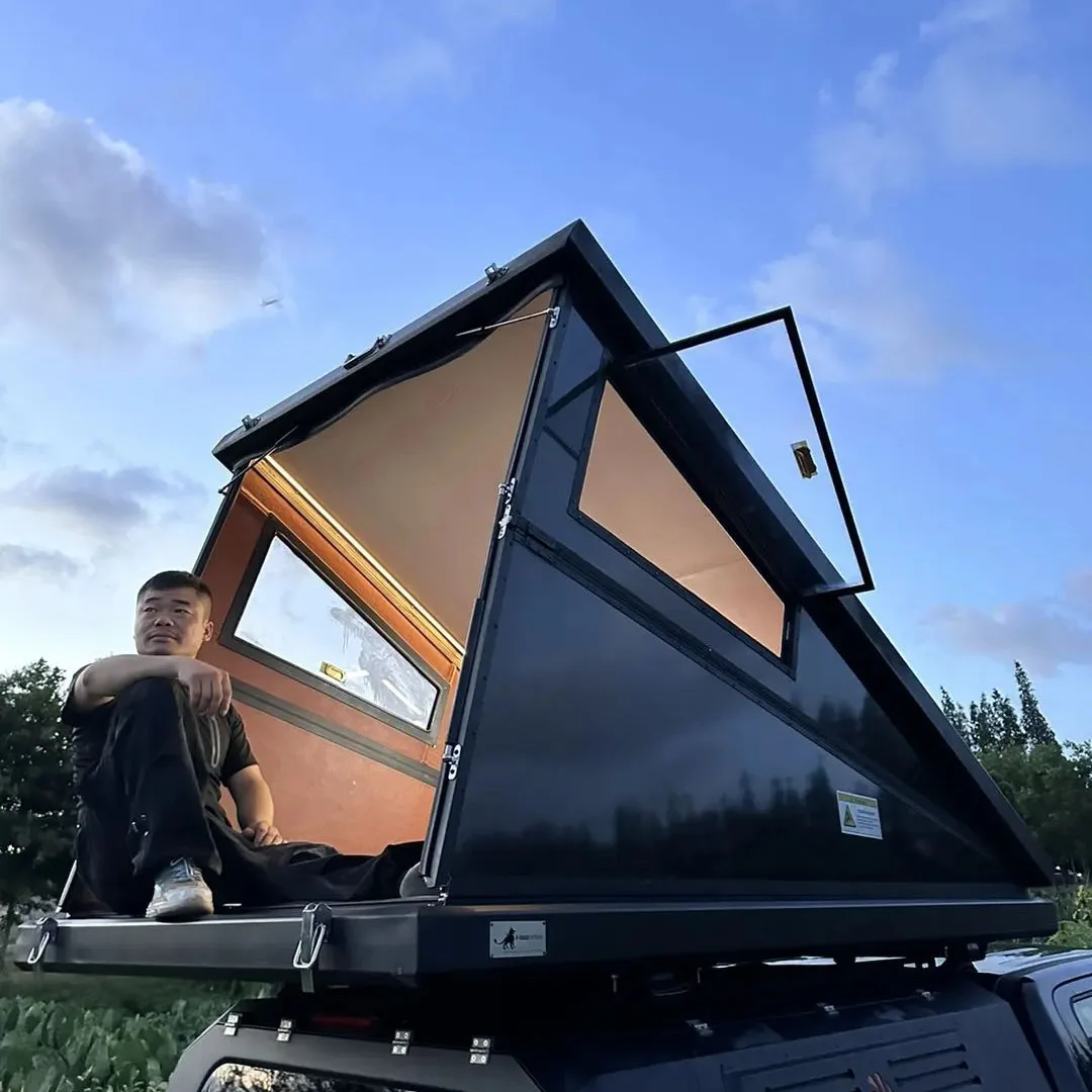 PSHOW Weather-Resistant Rooftop Sleeper with Carbon Fiber for Camping
