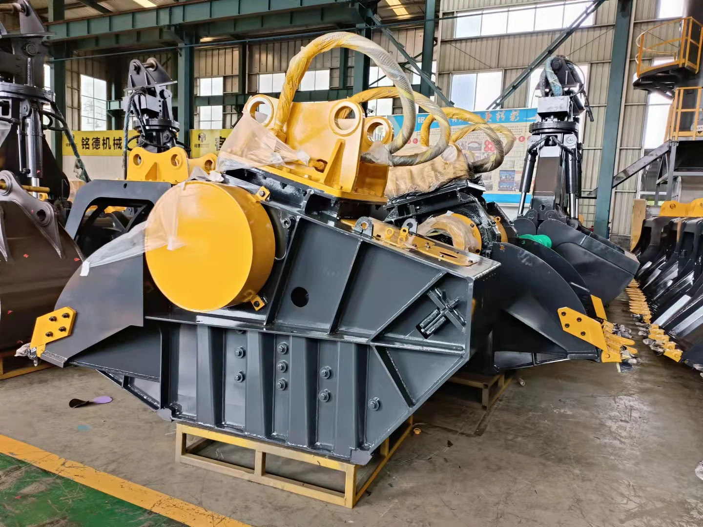 Monde Heavy Duty Rock Concrete Crushing Equipment High Efficiency Hydraulic Jaw Crusher Bucket for excavator
