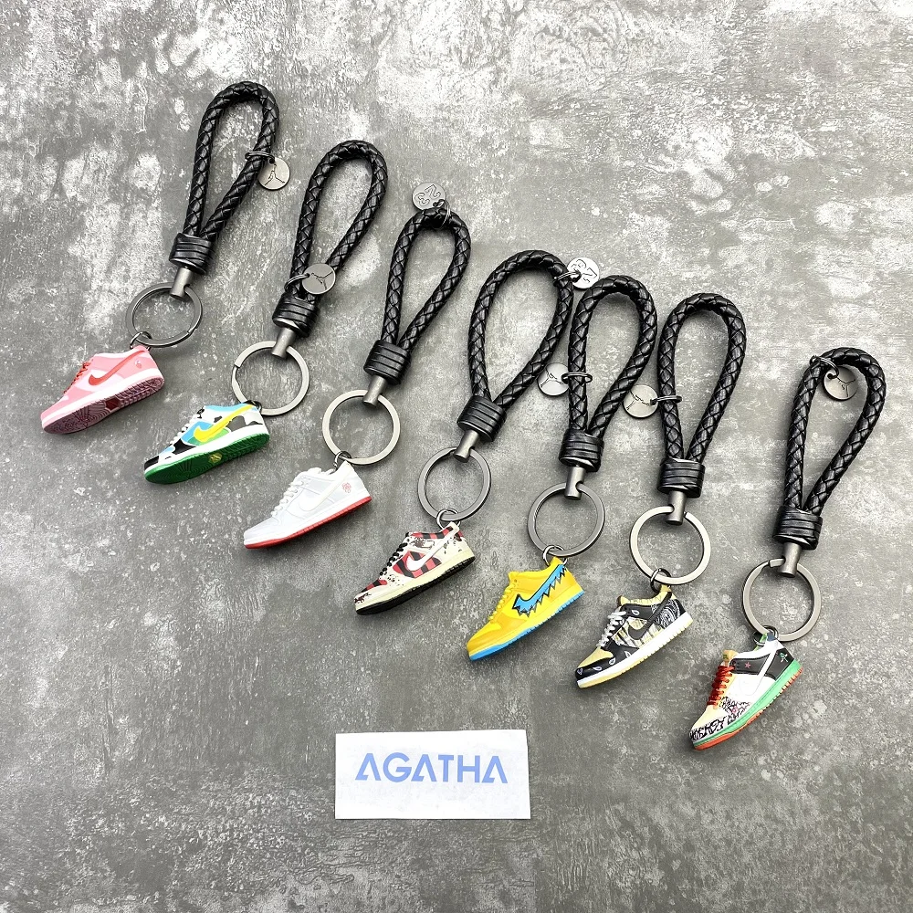 sneaker keychain.jpg