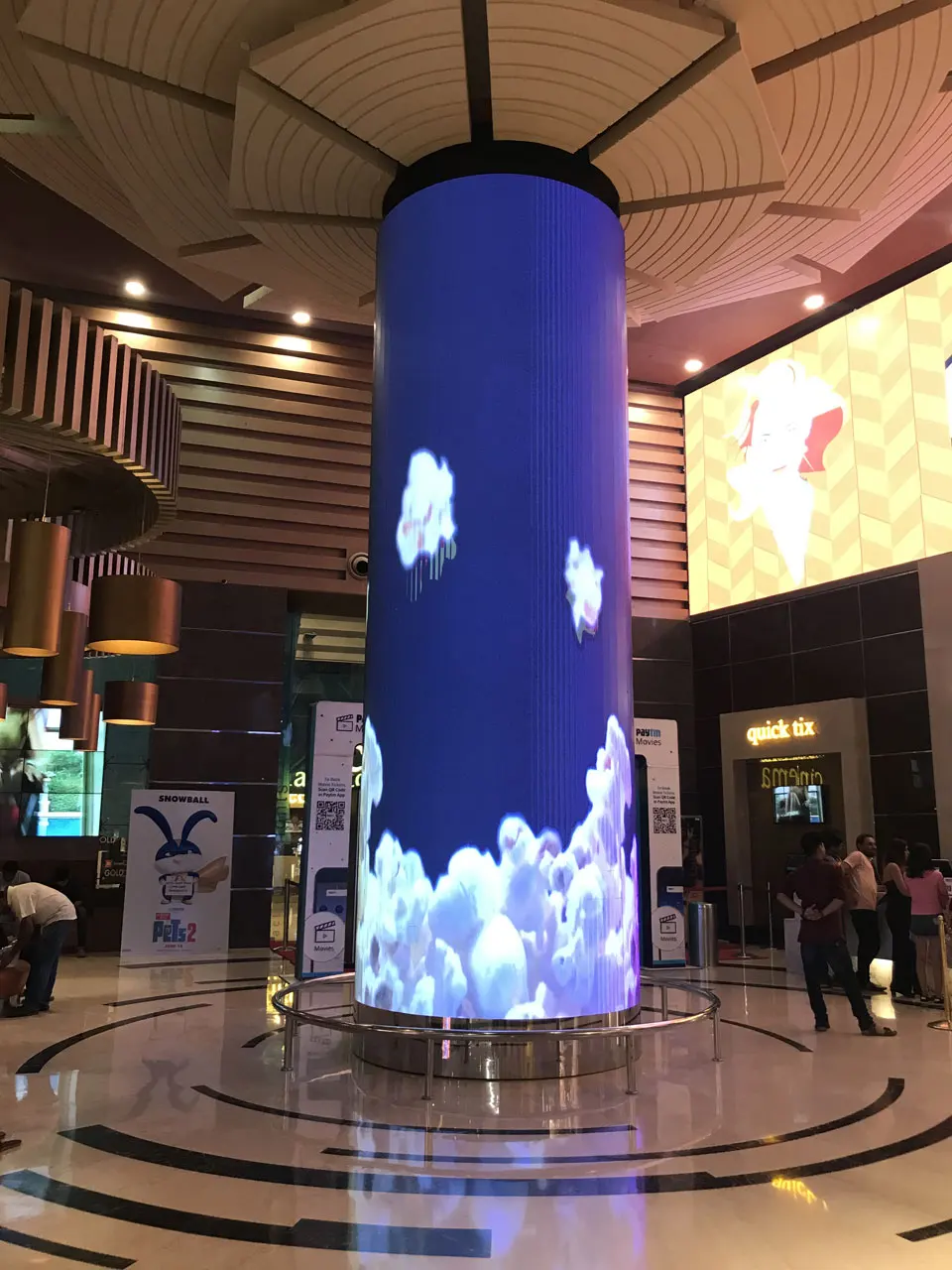4K High Resolution Flexible LED Soft Curved Panel Screen P5 Indoor Application Annular Rolling Display