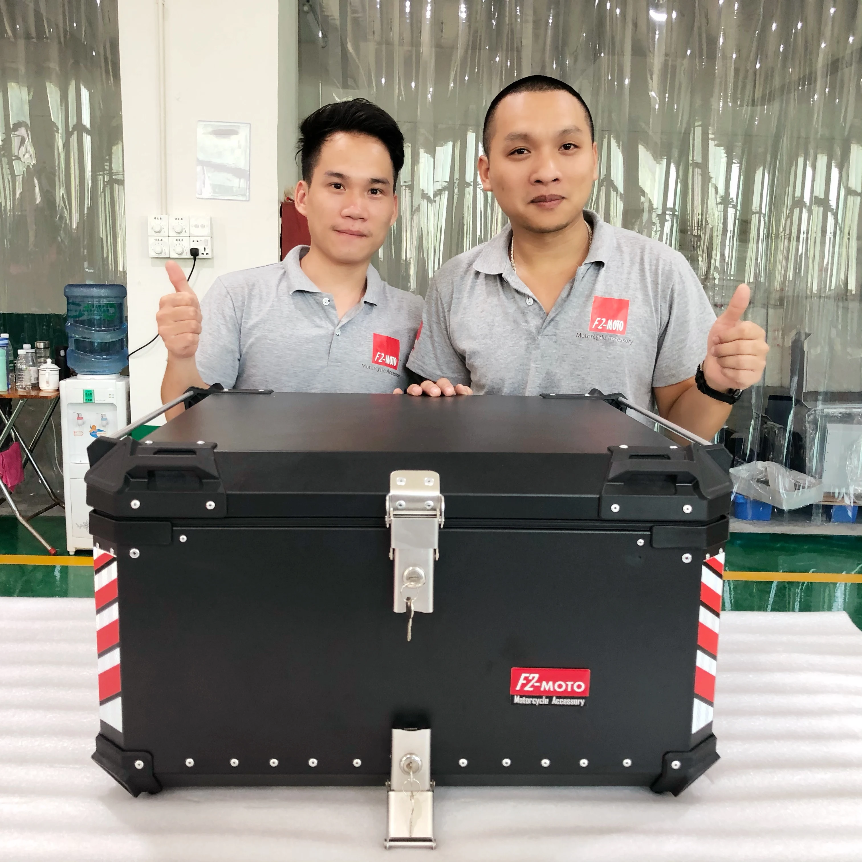 
F2-moto 65L85L High quality black waterproof quick release motorcycle metal rear trunk aluminum tail box motorcycle top case 