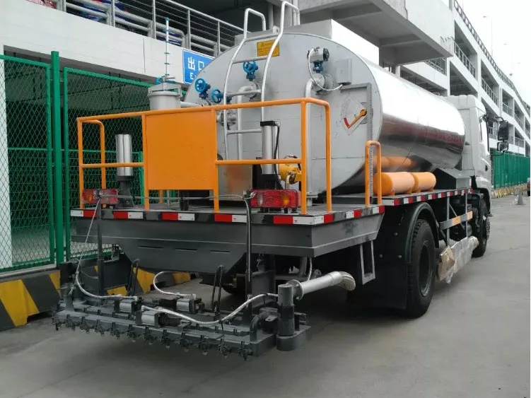  Asphalt Distributor Truck 3m3 Bitumen Emulsion
