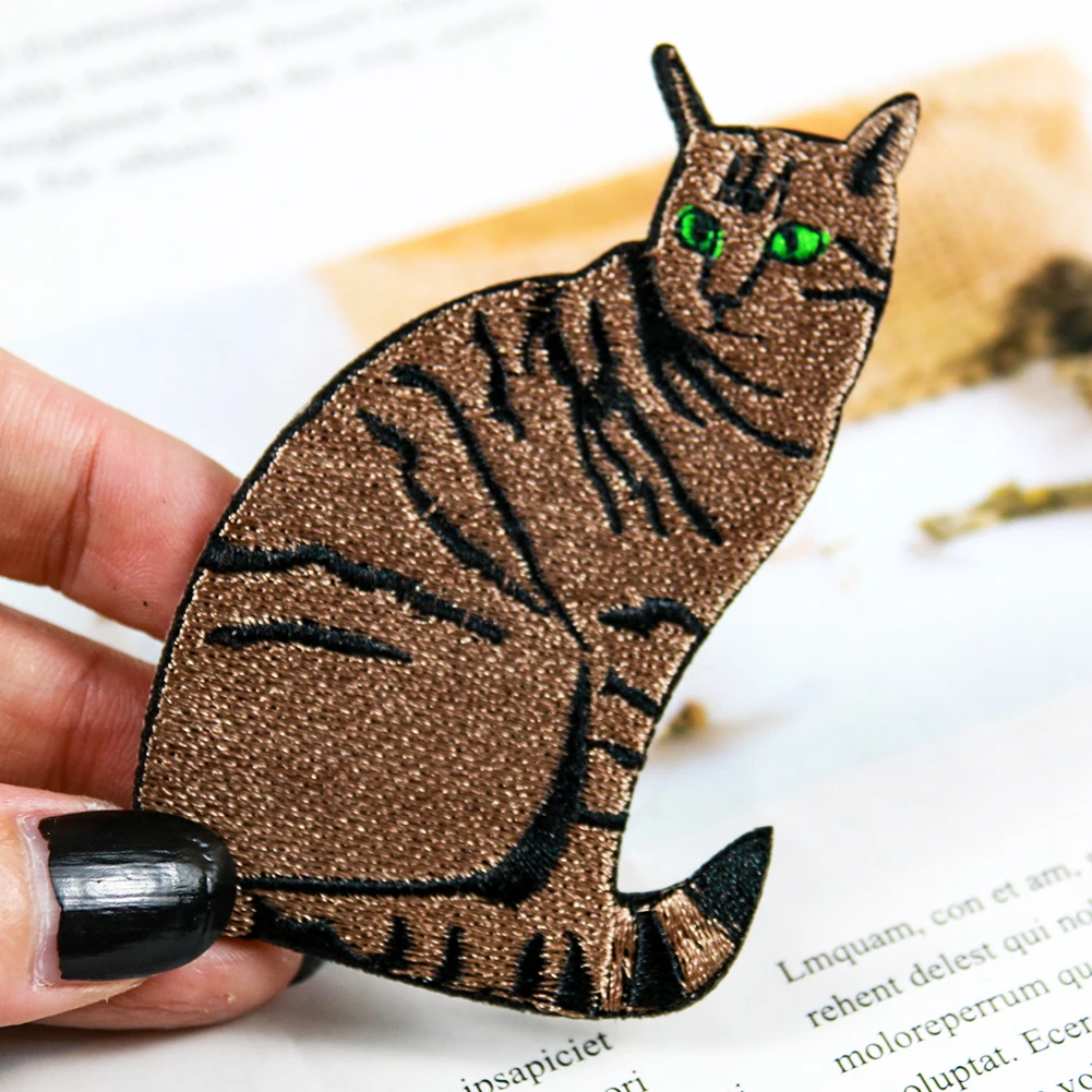 
Diy cartoon kawaii brown cat green eye embroidery patches sewing on iron on patch 