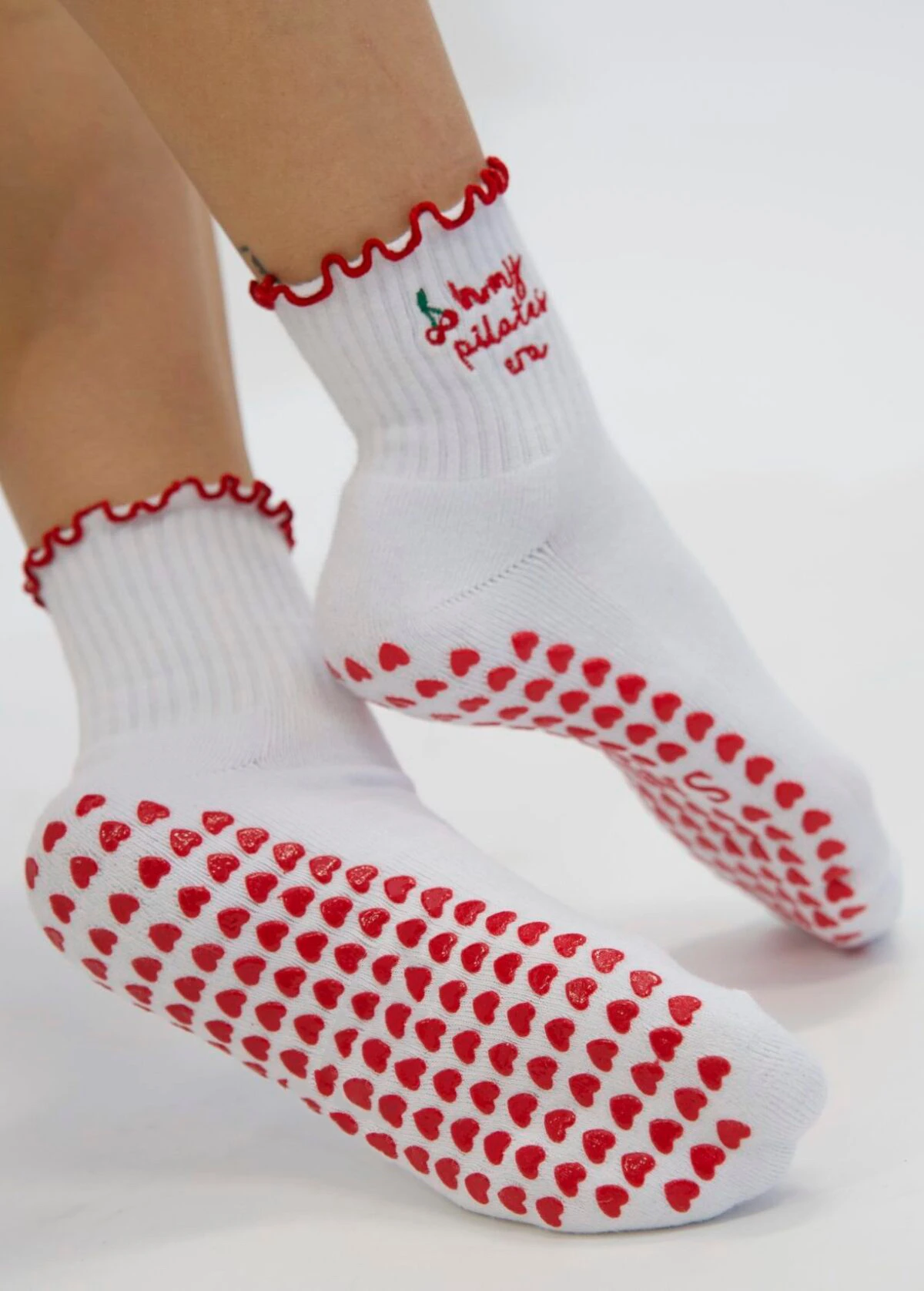 Popular Anti Slip Pilates Socks Aesthetic Custom Logo Heart Grips Yoga Pilates Sock Non Slip Manufacture Ballet Ruffle Frill Bow