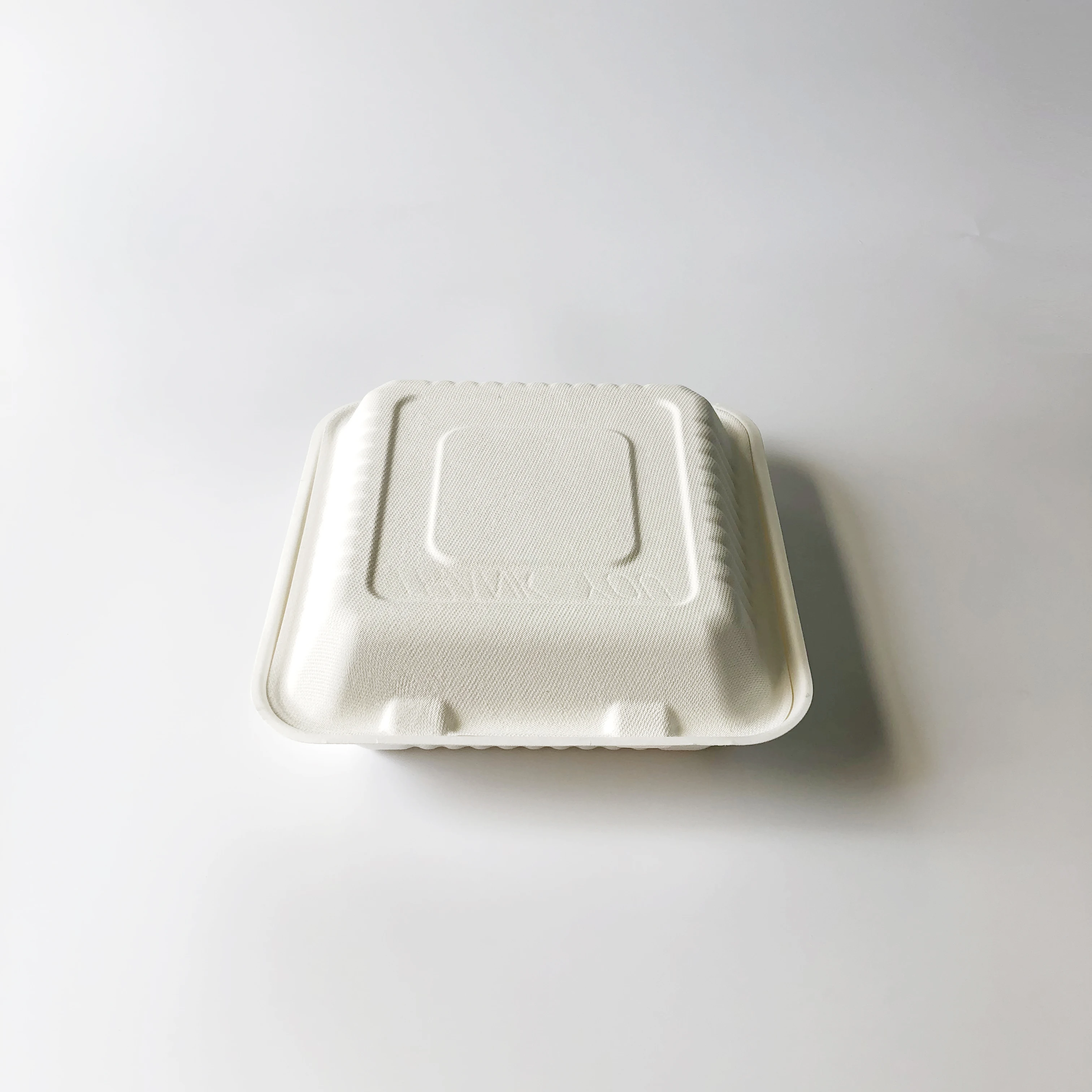 9x9x3 inch Bagasse 3-compt clamshell tray