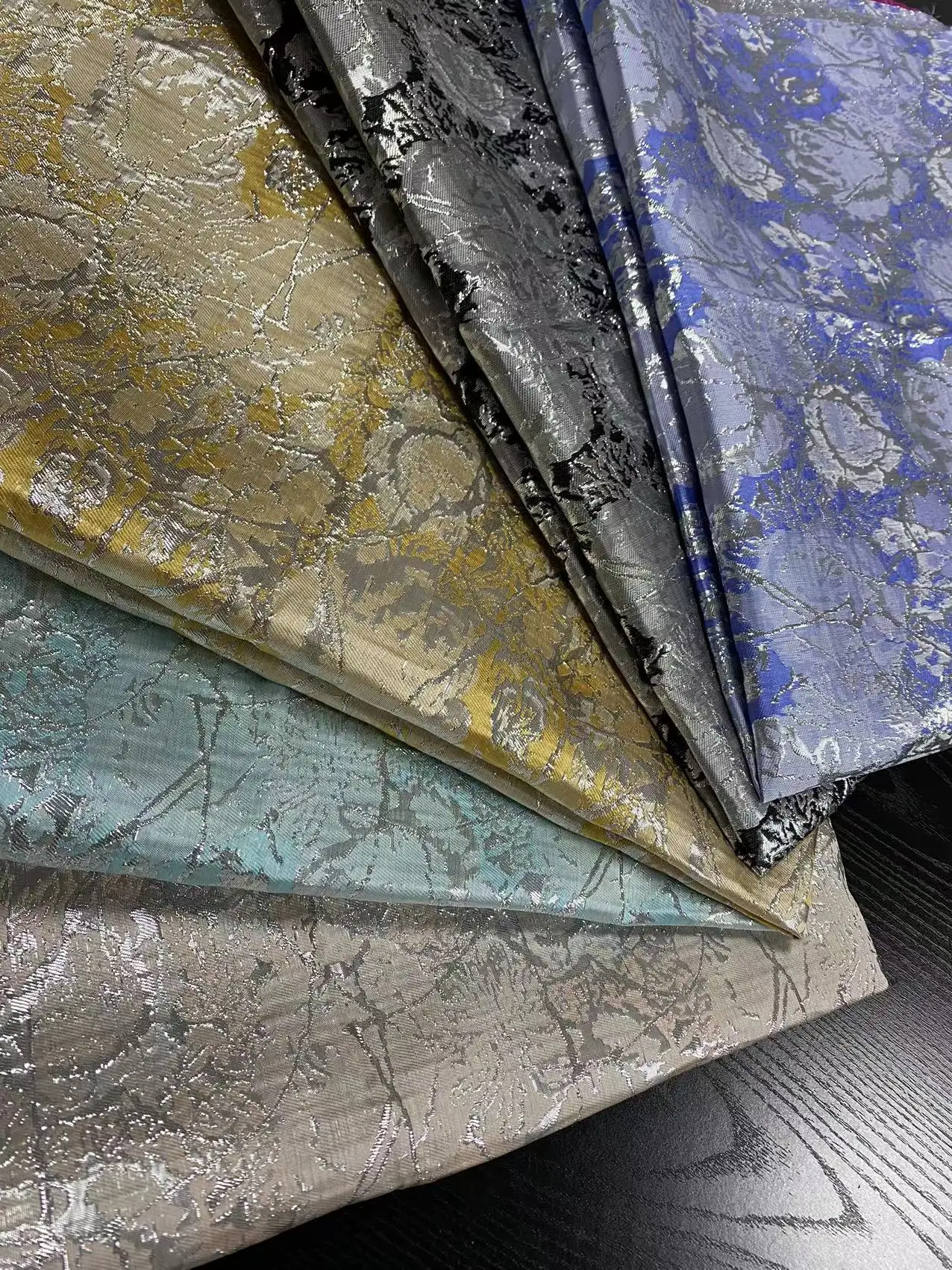 CLASSICAL  FASHION DESIGN METALLIC BROCADE JACQUARD FABRIC FOR LADY GARMENT FACTORY SALES