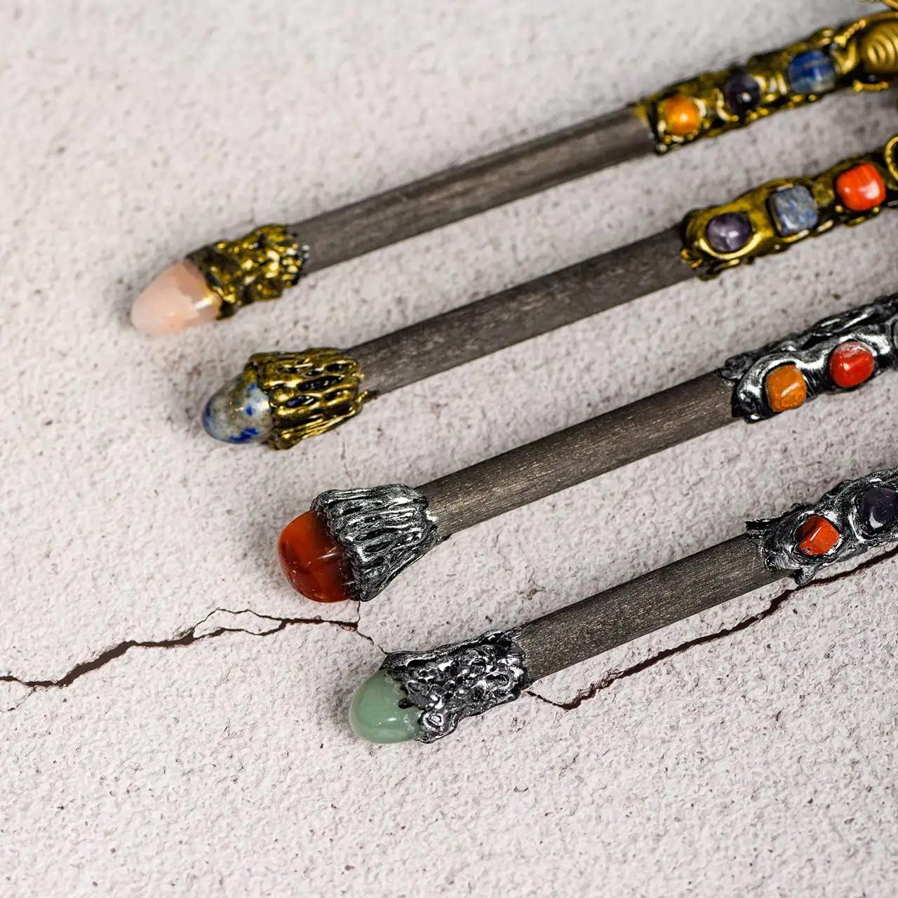 Wholesale High Quality Clear Quartz Point Crystal Wand Handmade Polished Magic Wand for Love Craft Gift