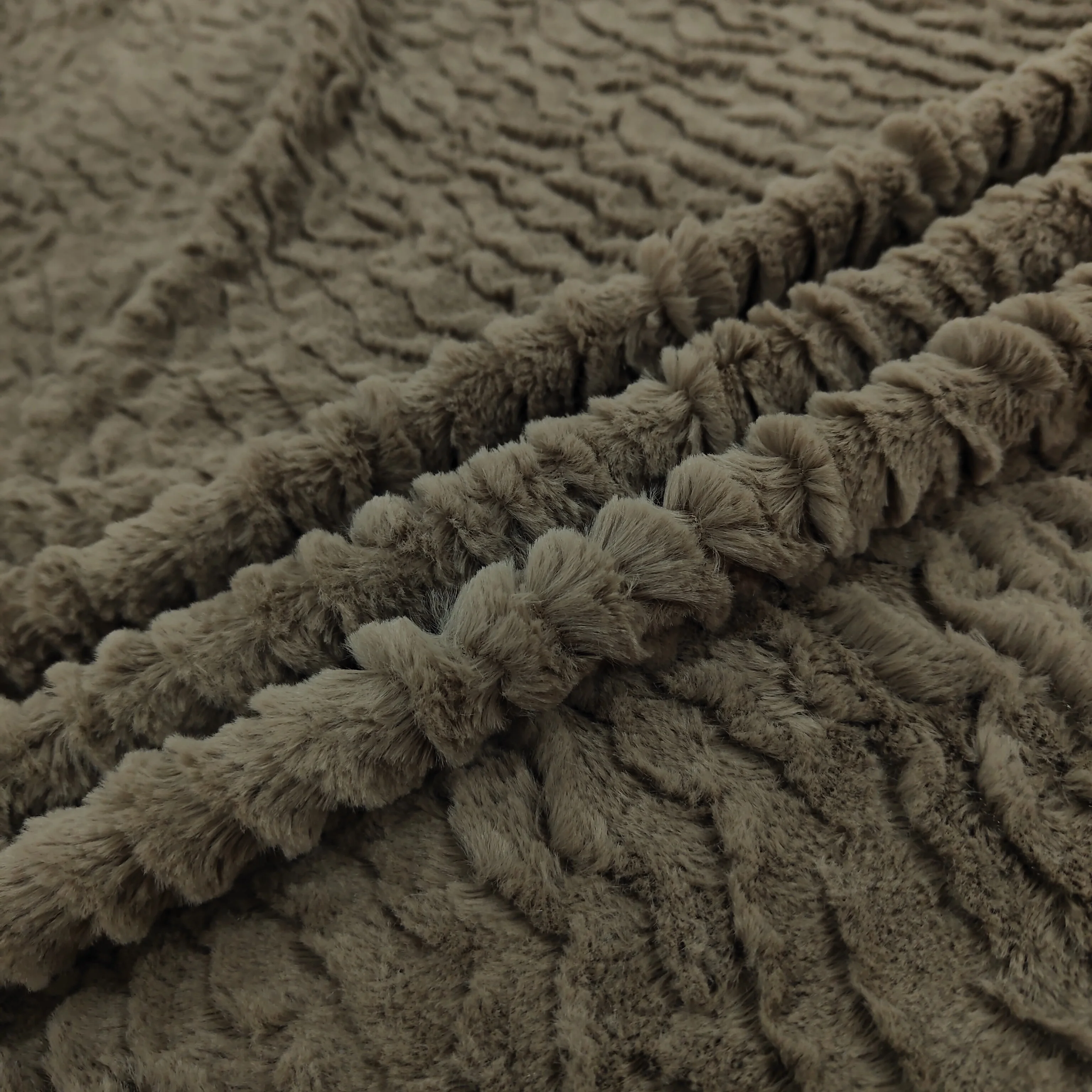 Chinese Supplier Soft PV Fleece Fabric Wholesale Customized Embossed Polyester Fabric PV Plush For Toy And Home Textiles