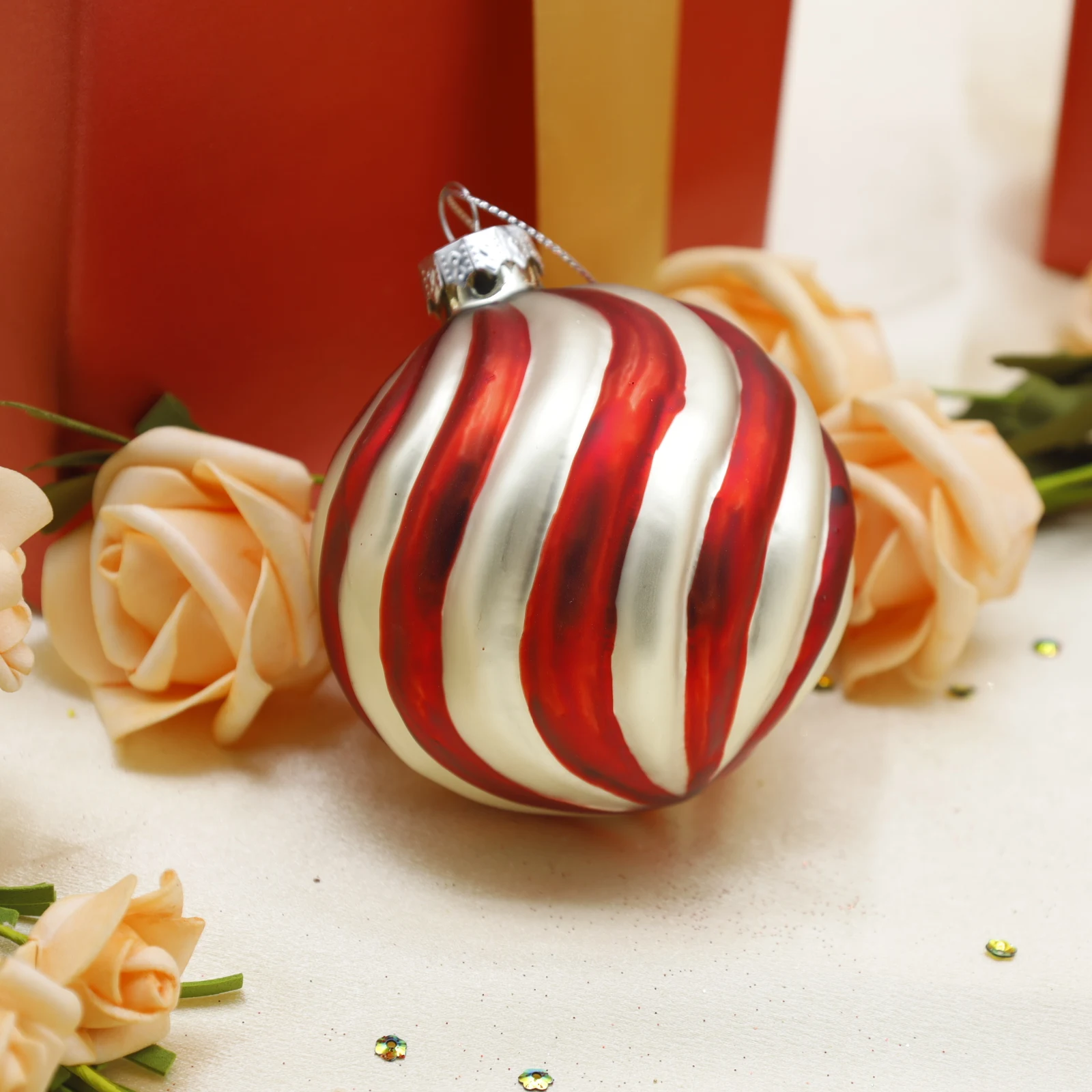 New design Home Decoration 8*8*8 cm Glass ball ornaments Crsfts for Christmas Festival Gift