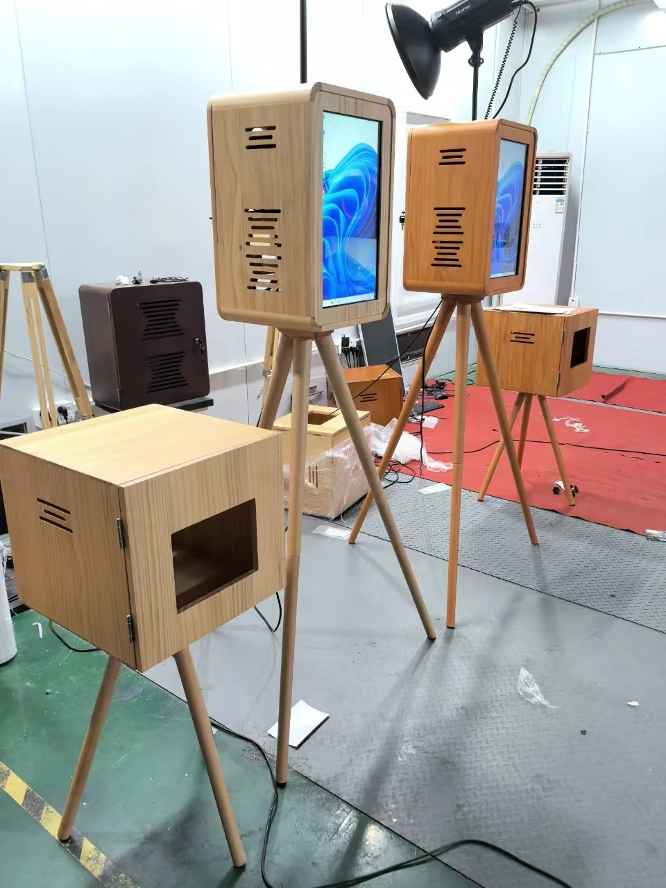 Hot Sale  Double-Sided Wooden Retro Photo Booth SLR Ipad With The Same Printer Stand Mirror IPad Photo Booth
