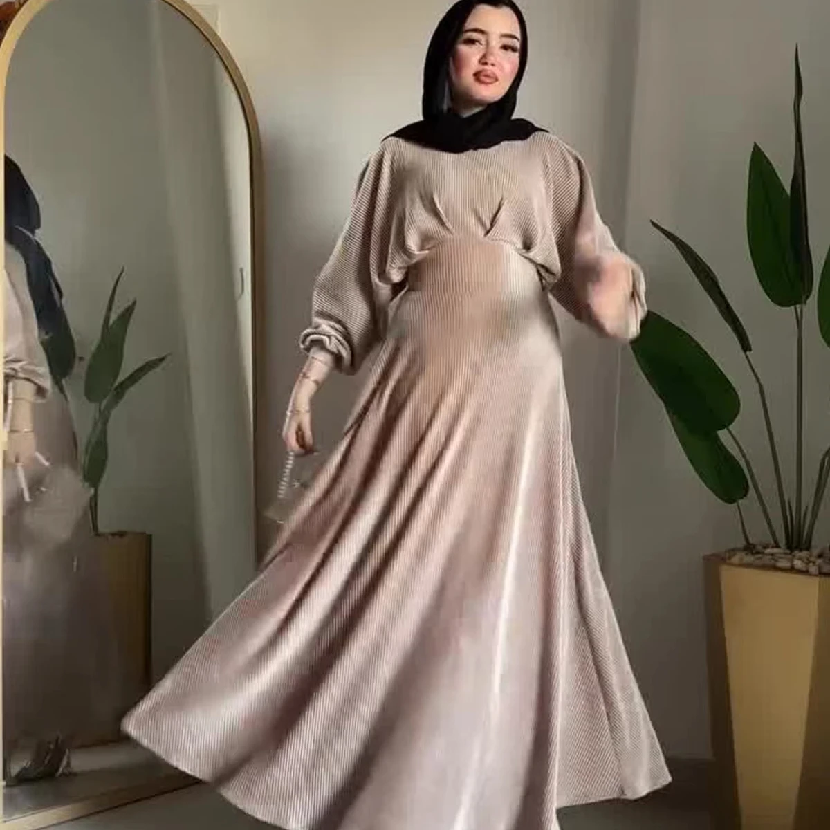 New Elegant Muslim Islamic Women Clothes Fashion Bat Sleeves Pleated Long Dresses Ramadan Abaya Femme Robes Dubai Evening Dress