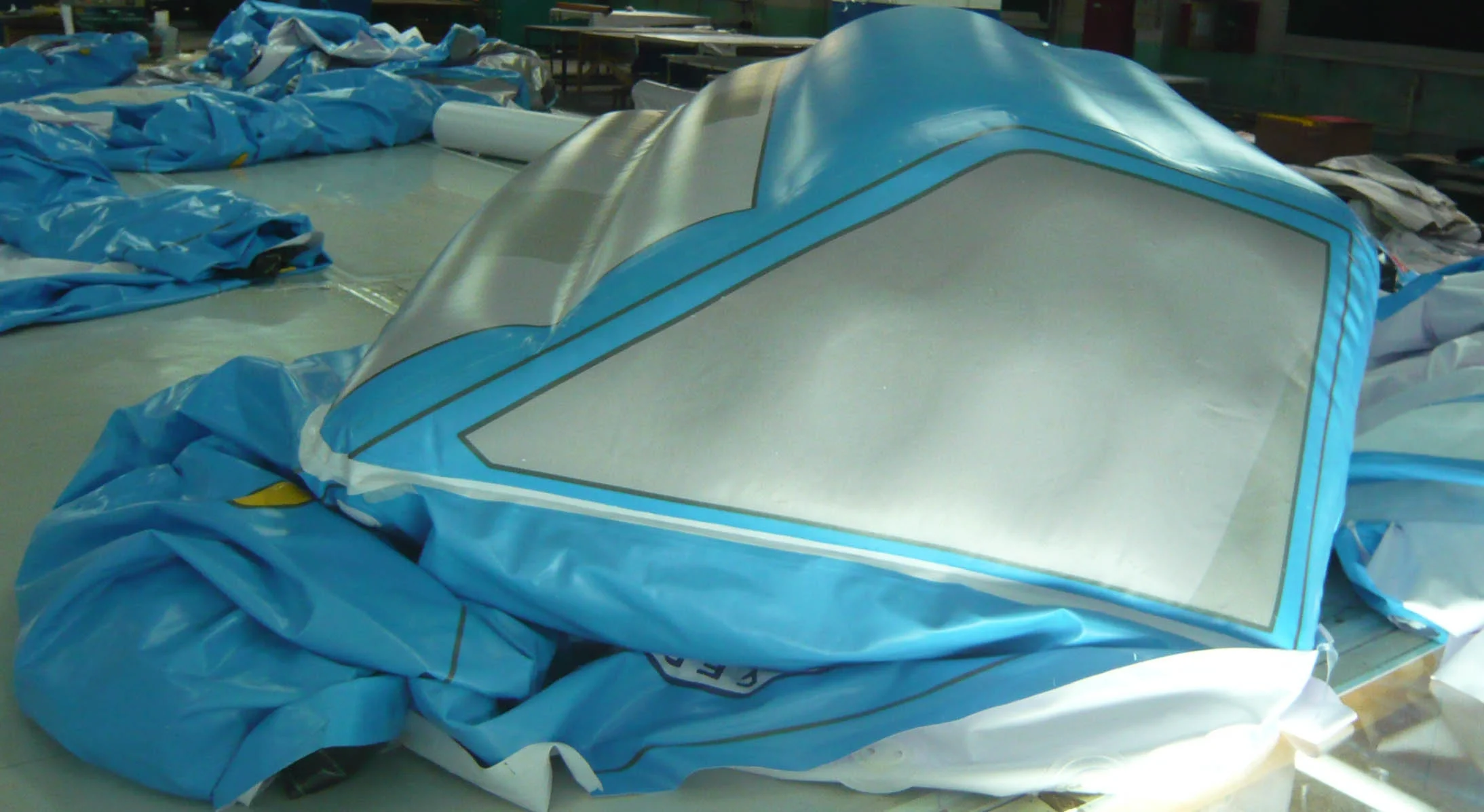 Inflatable car shape balloon factory customize holiday party balloon Huge car model inflatable car showcase advertising balloon