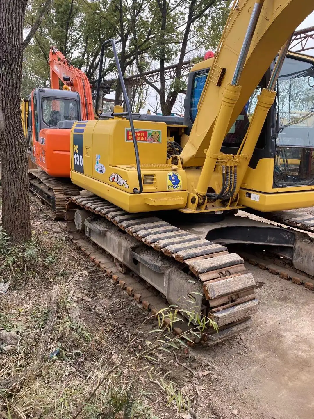 ZiHui Used Komatsu 130 excavator hydraulic crawler digger machinery with cheap price for sale  backhoe  excavator