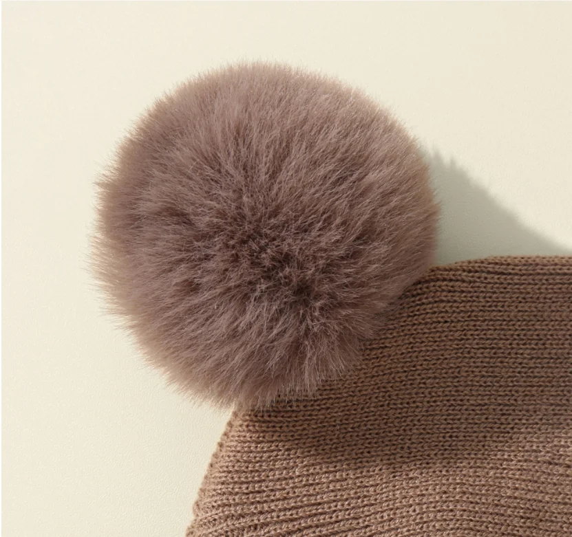 baby beanie pom pom (1).png