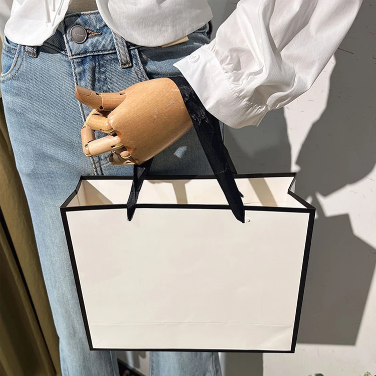 Customized Designer Logo Printed Shopping Paper Bag Luxury Packaging Bags for Gift Wrapping
