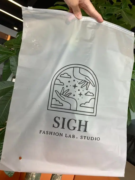 wholesale custom printed clear Pvc/pe packaging pouches zipper cosmetic frosted plastic zipper bag for t-shirt clothing packing