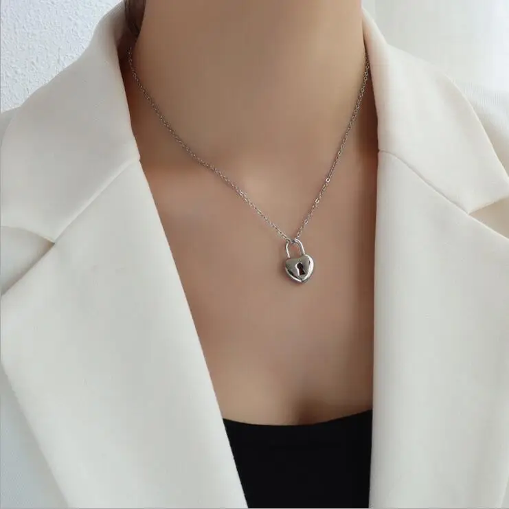 Moge New Arrival Couples Jewelry Heart Locket Necklace Padlock and Key Pendant Necklace Set for Women Gift
