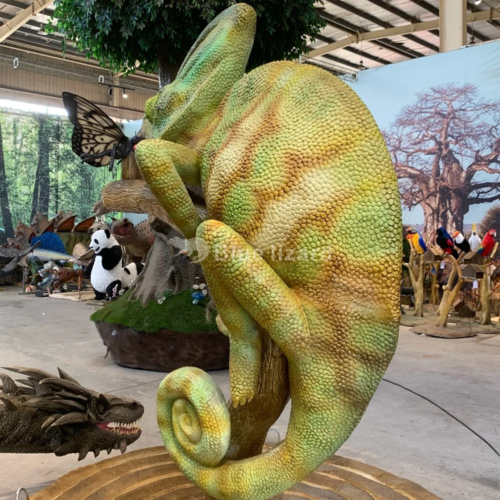 Customized Cartoon Animatronic Animal Statue Realistic Simulation Lizard Chameleon Model