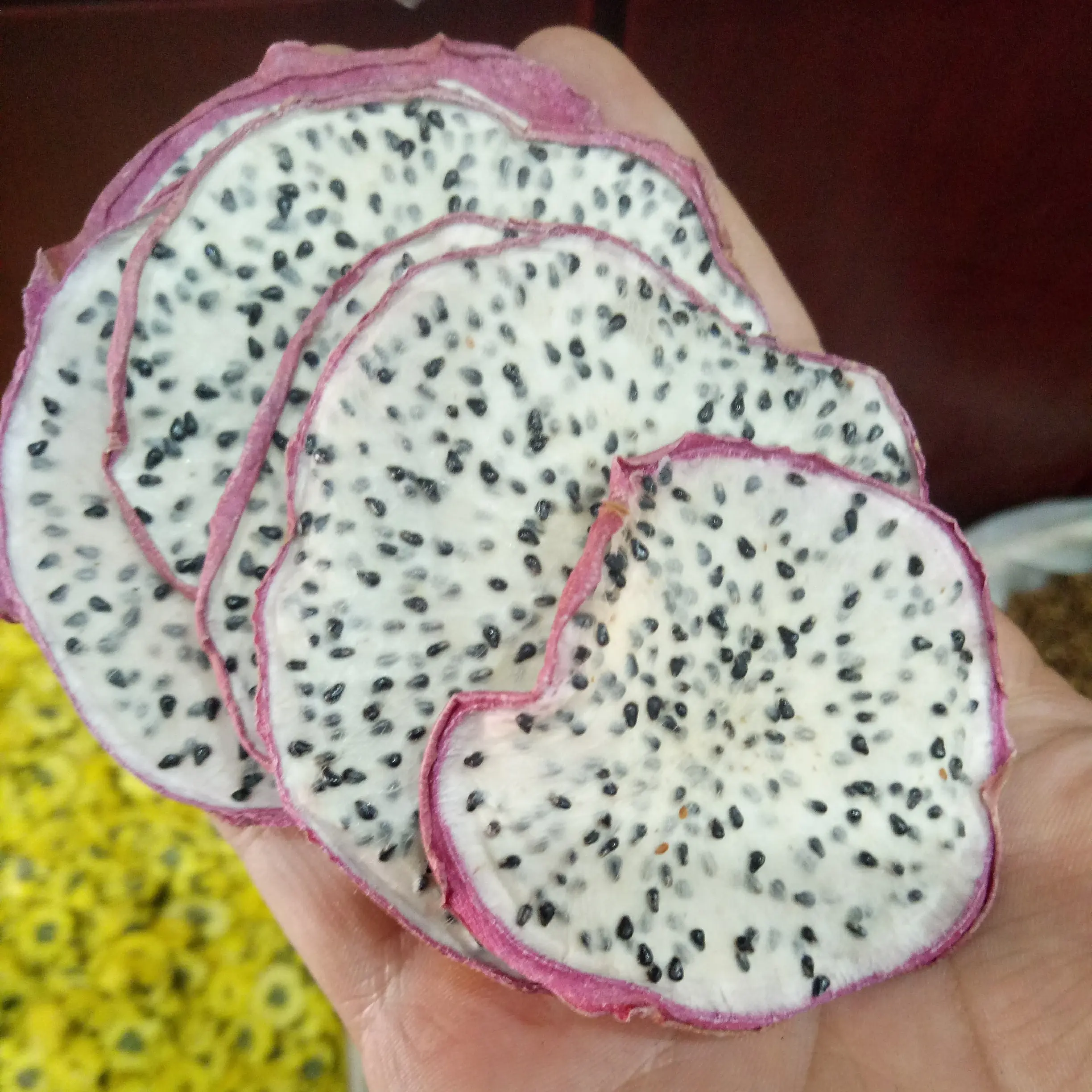 Premium Quality Dehydrated White Dragonfruit Raw Sliced Dried White Dragon Fruit for Tea