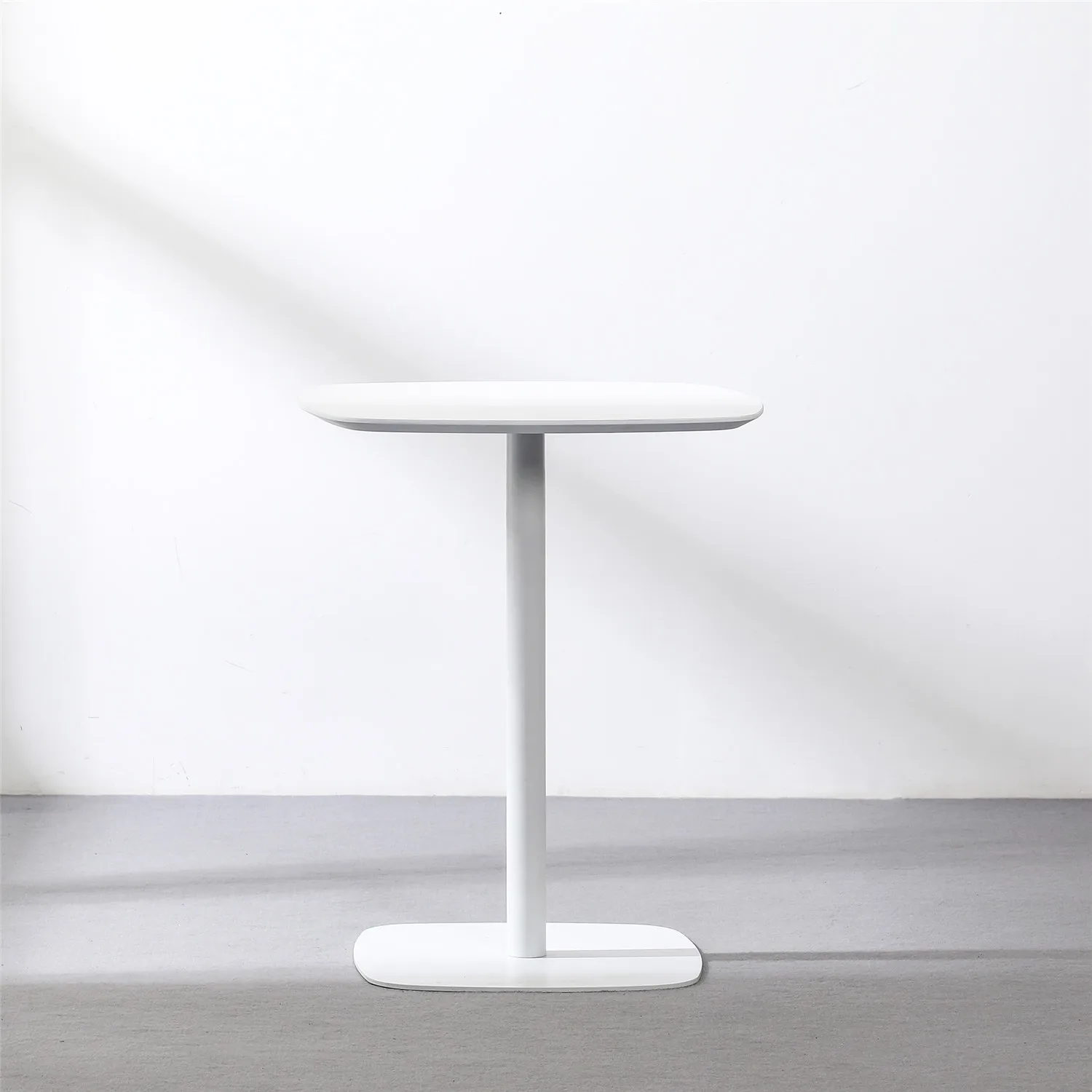 Certified Factory Price Wholesale Modern Oval Cafe Shop Negotiation Round Black Wood Dinner Table for Kitchen Restaurant