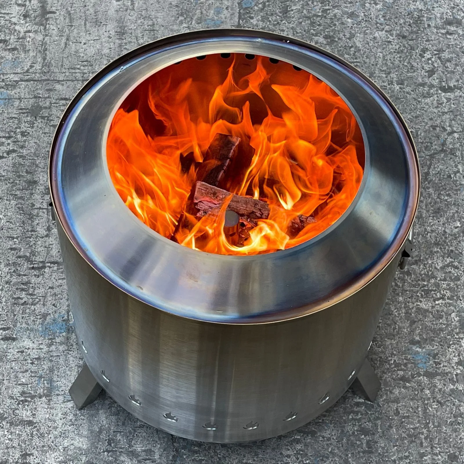 Metal Fire Pit Designs: Round Stainless Steel Outdoor Charcoal BBQ Grill and Chiminea Fire Pit