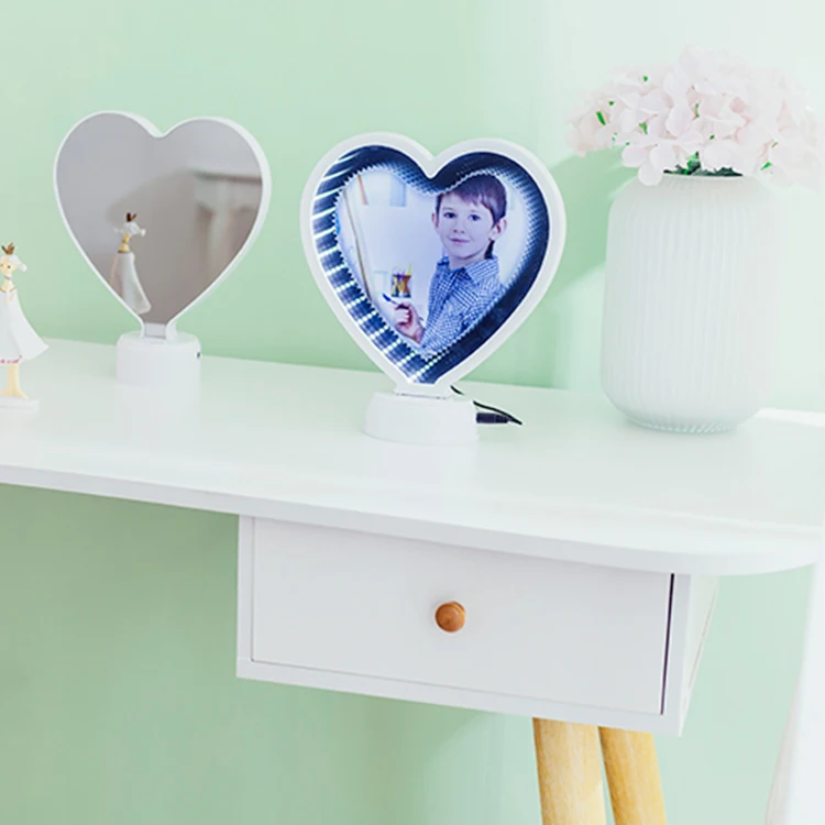 Wholesale Hot Selling Eco-Friendly Fashionable Modern Picture Make Up Mirror White Funny Frame Photo