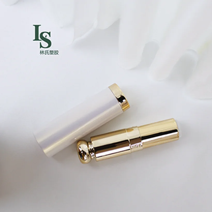 2022 Cosmetics Luxury Red Lipstick Tube Shiny Custom Lipstick Plastic Lipstick Tube