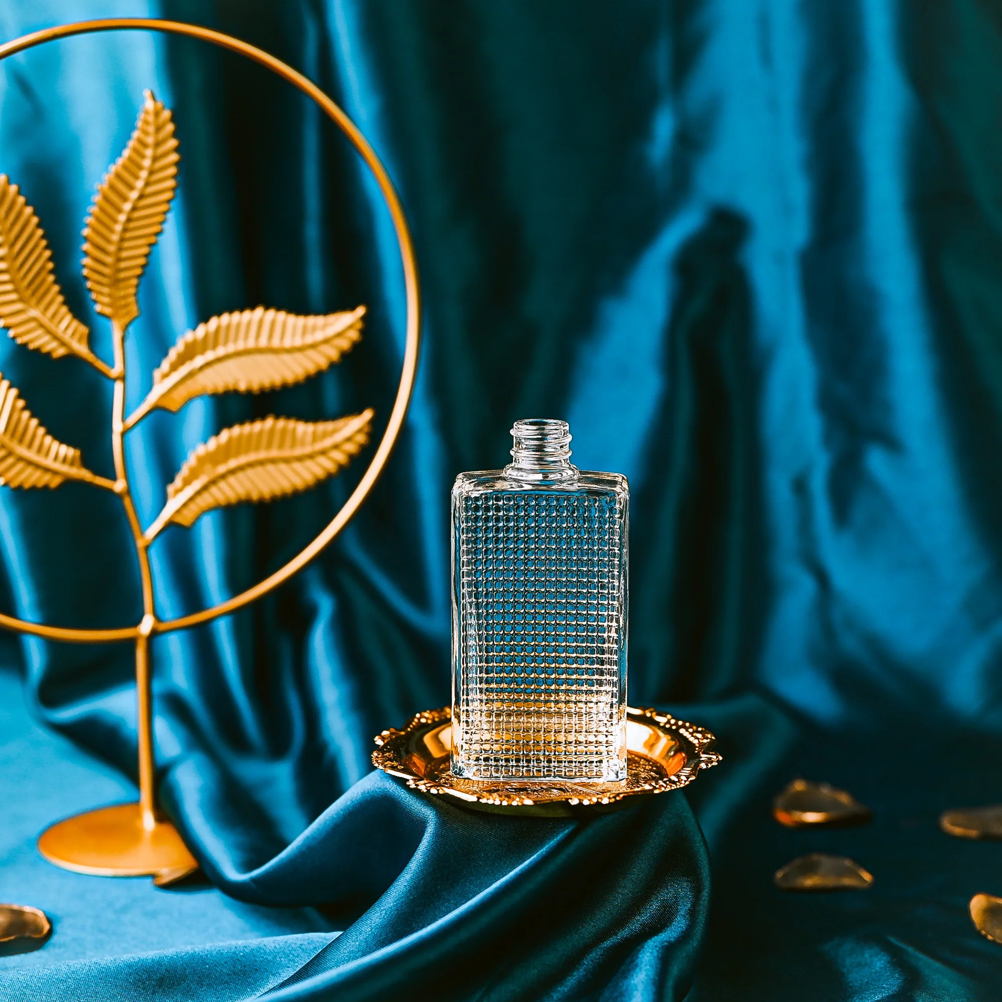 Square Shape Glass Car Perfume Bottles Pendant 6ml Perfume Empty Hanging Car Diffuser Bottle