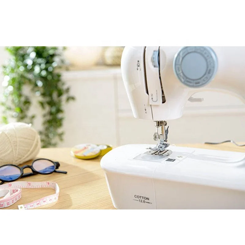 Best-selling 2021 multifunctional electric mini overlock sewing machine for home DIY