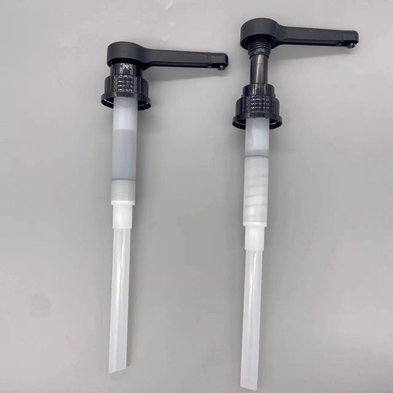 Good Quality Hot Sale Bottle Top Honey Dessert Syrup Dispenser Pump 31 Black or White or Gold Plastic Long Nozzle Syrup Bottle P