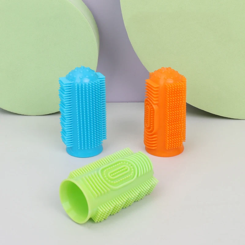 2024 Wholesale Eco-Friendly TPR Material Easy Teeth Cleaning Silicone Pet Toothbrush for Dogs and Cats Soft Bristles