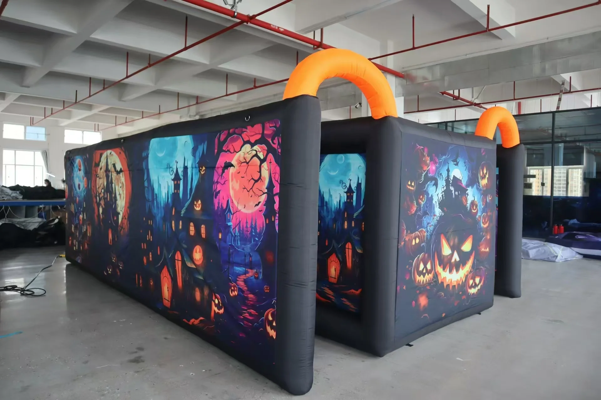 commercial Scary Inflatable Maze Arena Blooded Pumpkin Halloween Haunted House with Roof Sport Game for Sale