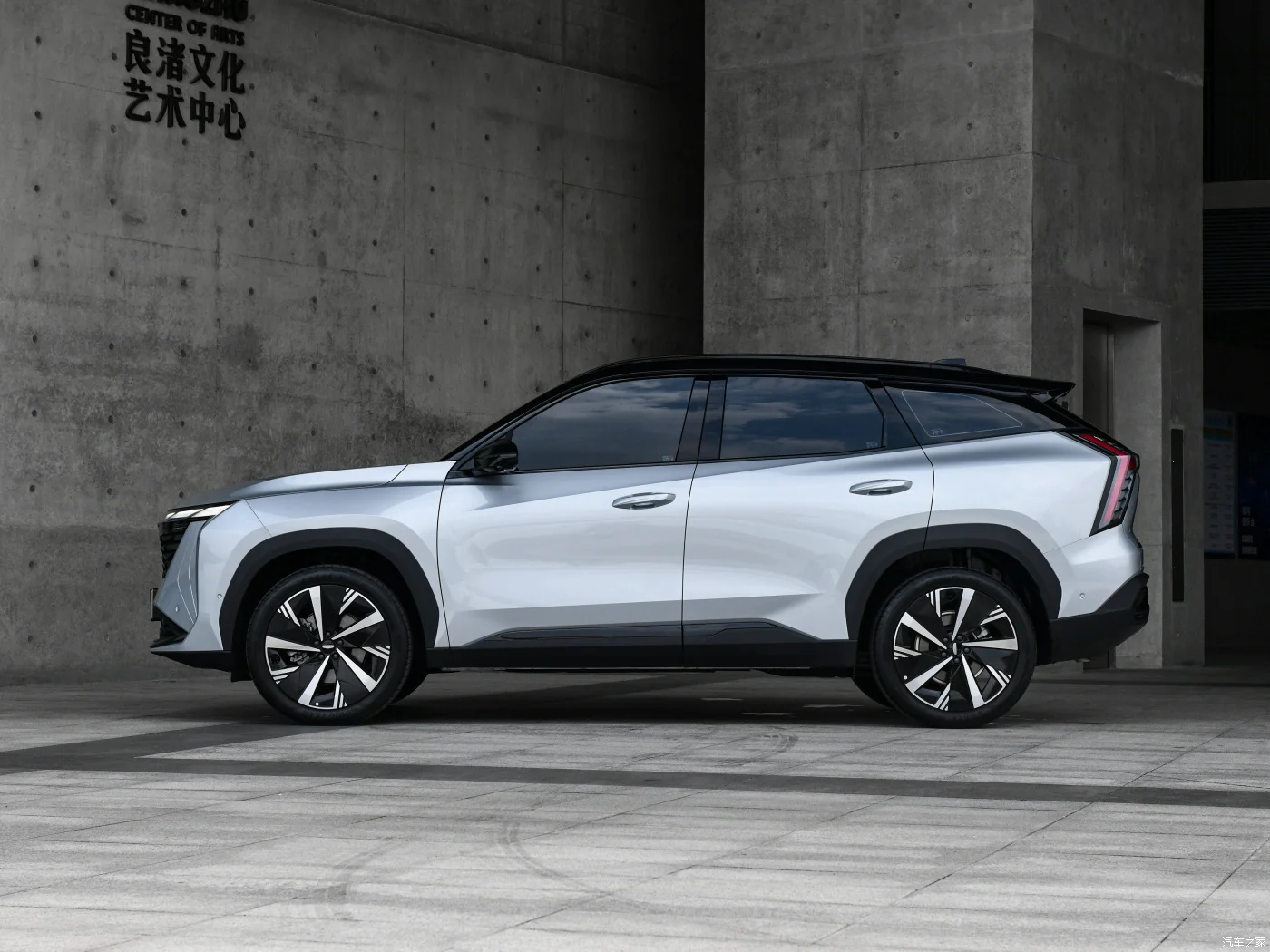 SUV gasoline cars Geely Cool L 2023 2.0TD DCT flagship model Good quality and low price cars