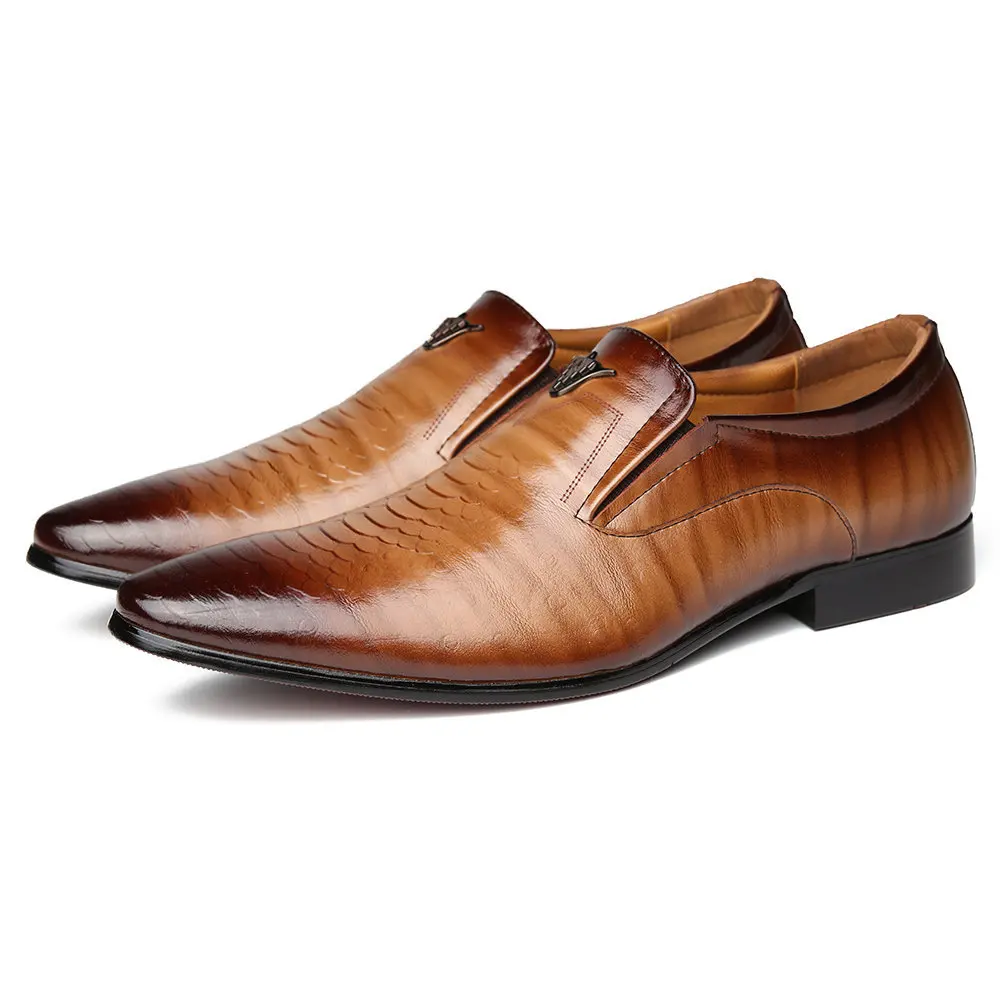 Fashion Design Man Casual Shoes Breathable Brogue Shoes High Quality Leather Leisure Formal Big Size Dress Shoes for Men Office