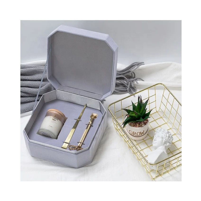 wholesale scented soy wax candle with wooden lid in glass jar with high end gift box