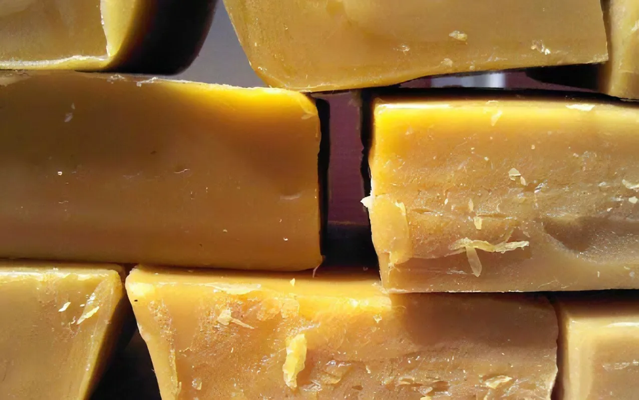 China Pure Beeswax Natural Organic Bee Wax Yellow Beeswax Blocks for Candle Making