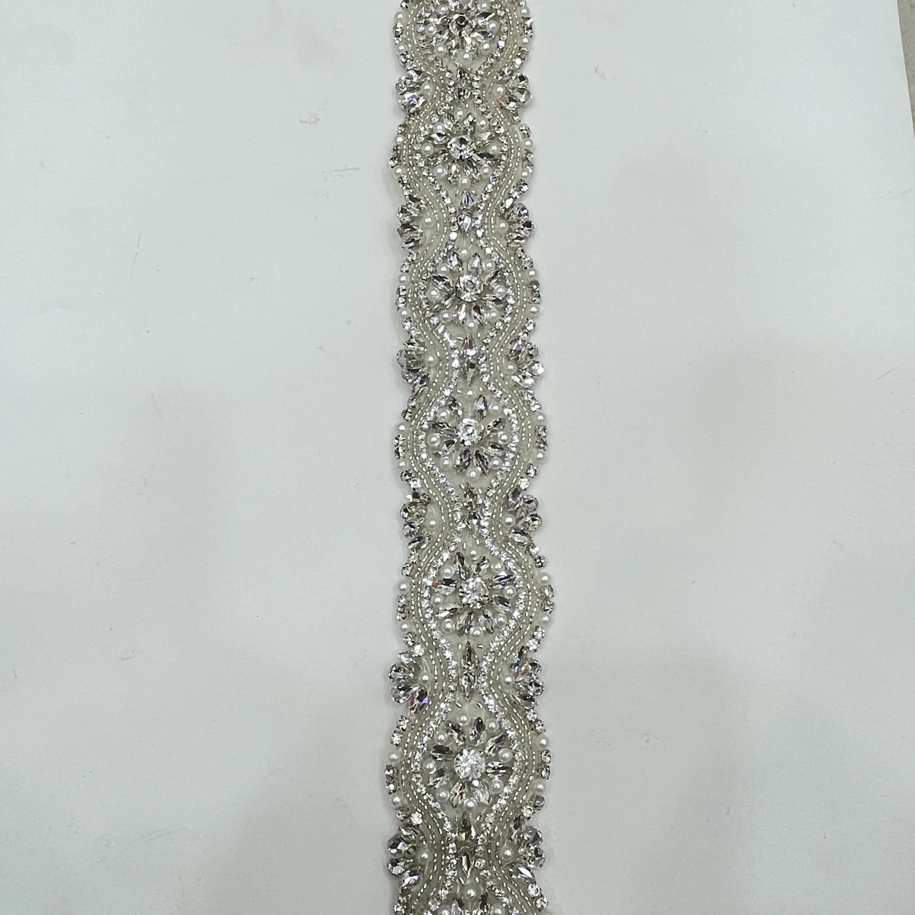 wholesale good quality Glass beaded rhinestone trim