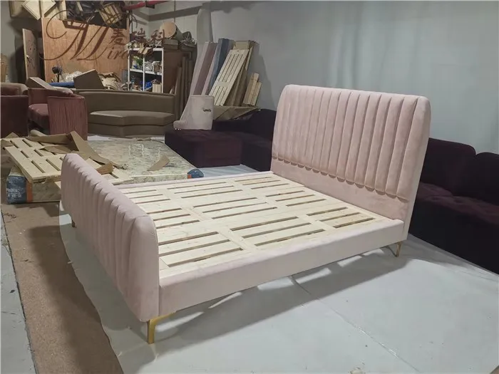 Beautiful Pink Color Queen Size Princess Bed With Gold Metal Frame