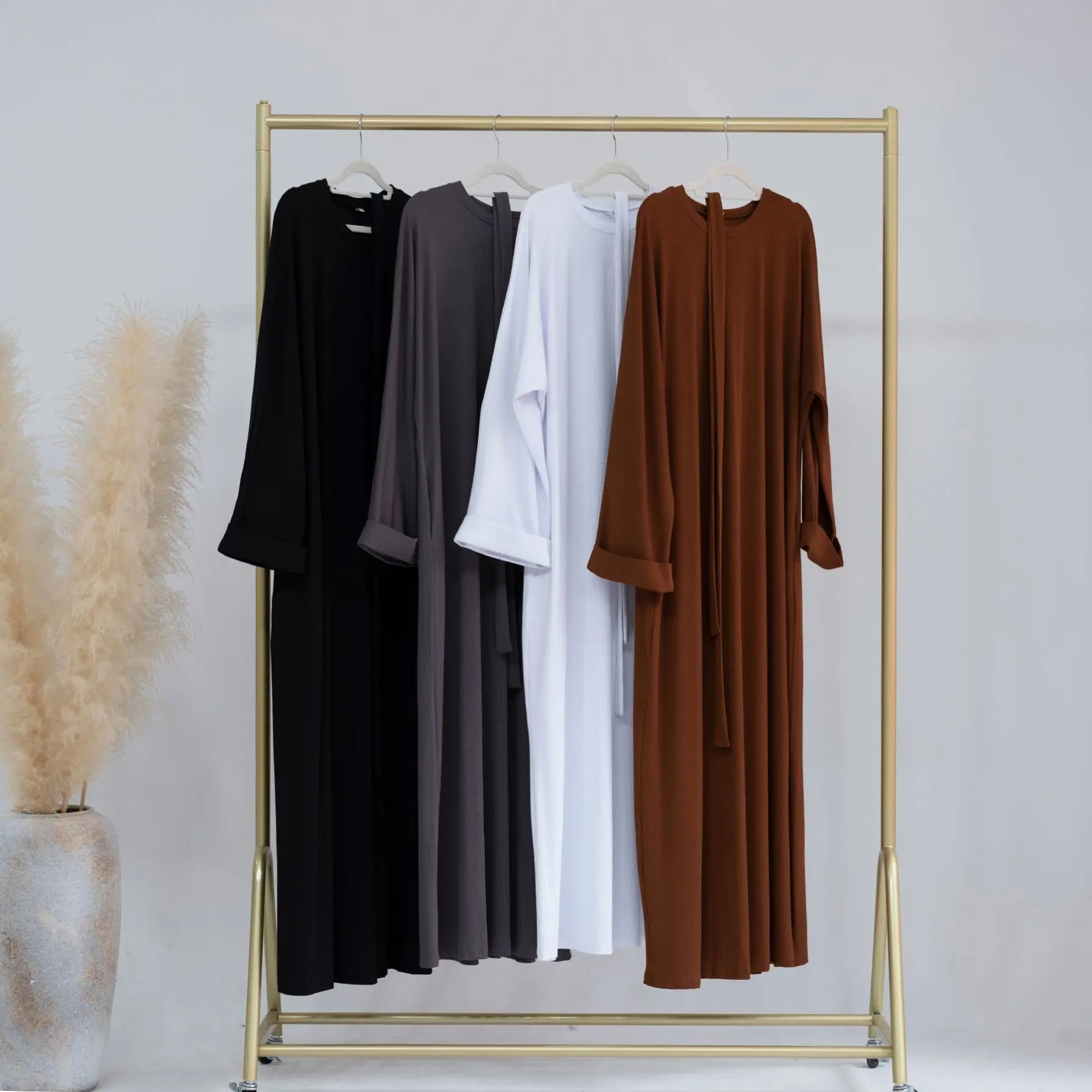 Dubai 2024 Plus Size Modest Eid Ramadan Knitted Turkey Maxi Dress Muslim Fall Winter Ribbed Ladies White Abaya Islamic Clothing