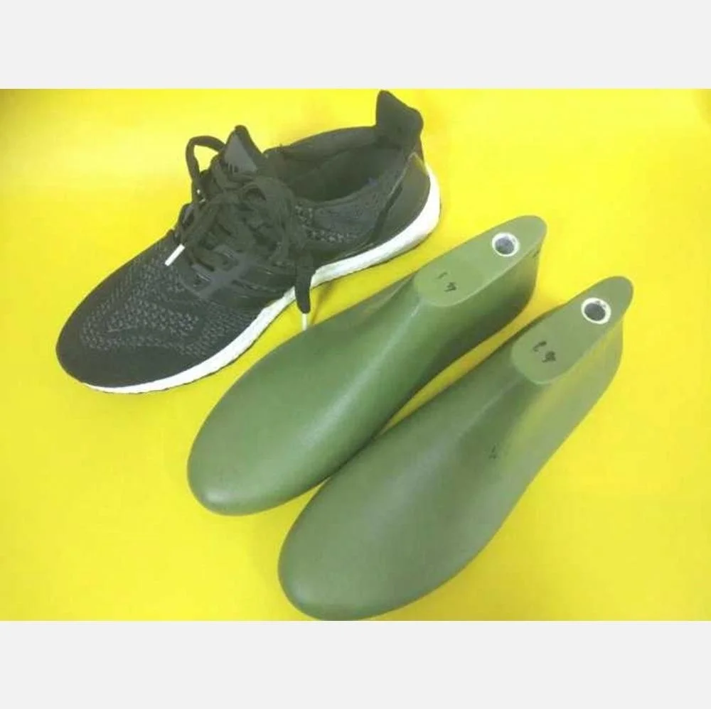 Man Boos Unisex sports running plastic shoes lasts