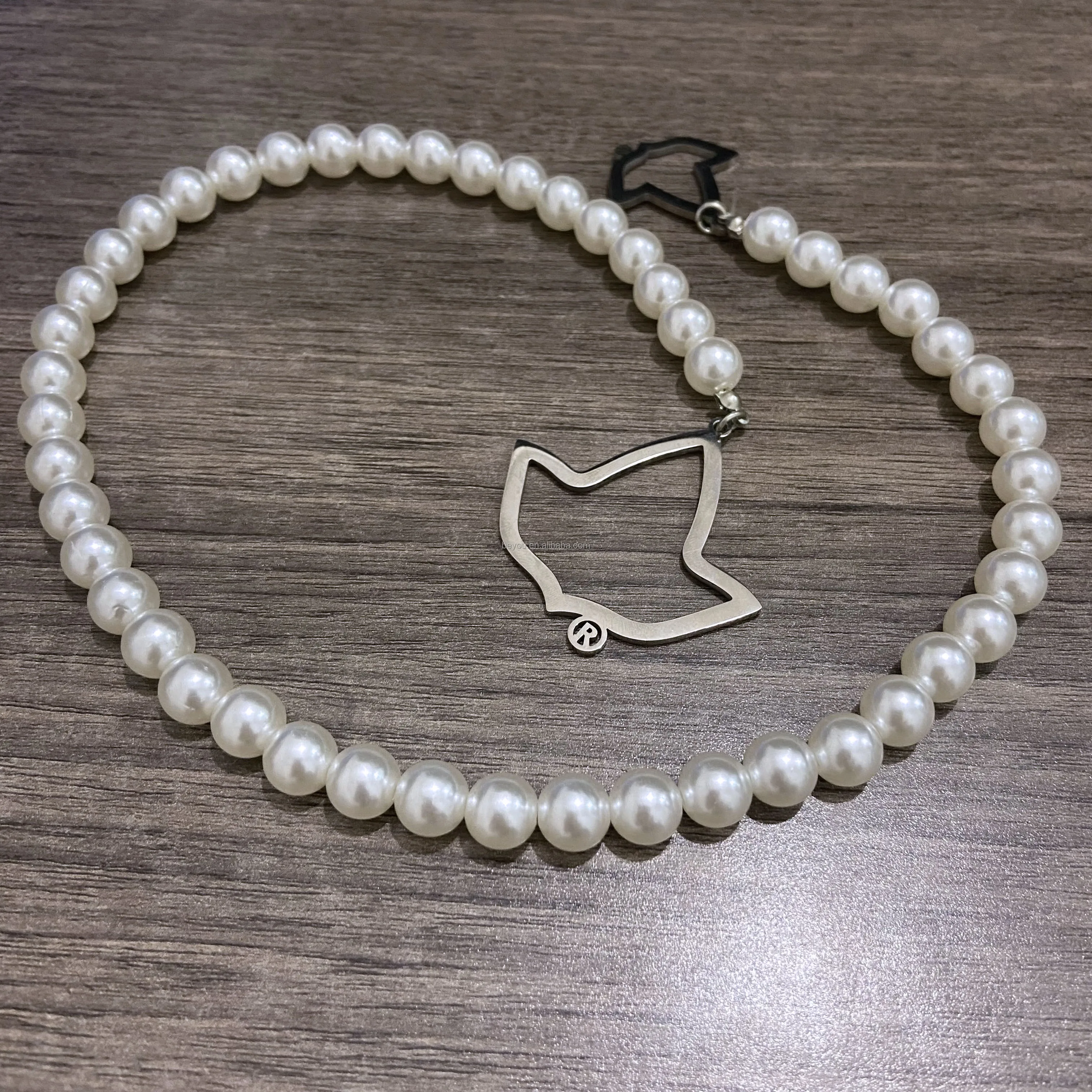 Greek Fellowship Alpha White Pearl Maple Leaf brooch Pink And Green Sorority Symbol Brooch Lapel Pin Jewelry Gifts