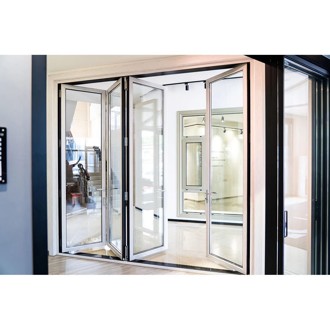 Fold Up Hanging Lift Vertical Electrical F Wide View Partition Wall Pvc For Hangar Hardwood Bi-Fold Mechanism Bin Folding Door