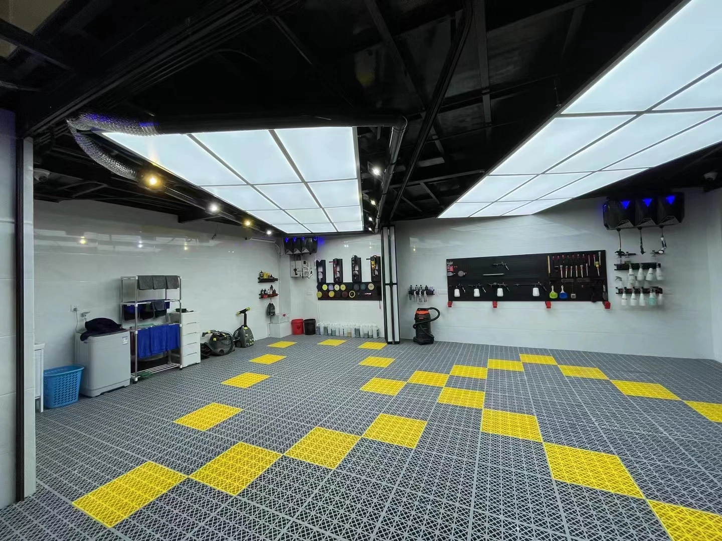 Anti-Slip High Quality Protection Mats Portable Tent Interlocking Plastic Flooring for Garage Car Wash Room Floor Tiles